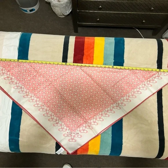 🧣[Coach] Retired Signature C Silk Square Scarf, NWT - Picture 5 of 7
